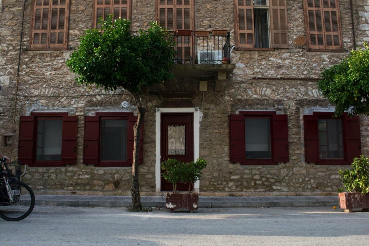 Traditional House Of 1898 In The Heart Of Old Town Of Nafplio Exterior photo